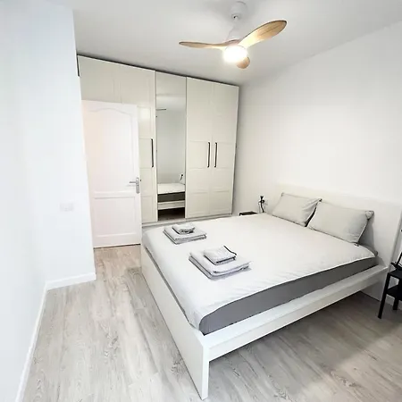 Apartmán Beautiful, 2 Double Bedrooms In Cristianos, 3 Mins From The