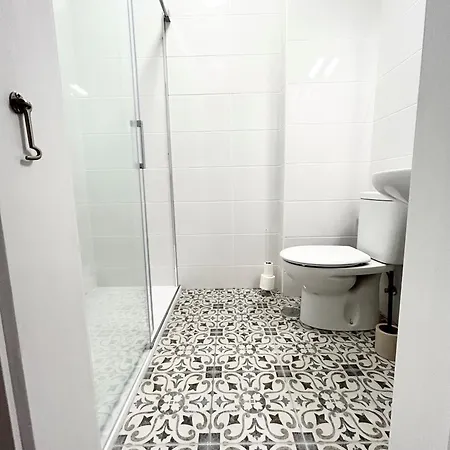 Beautiful, 2 Double Bedrooms In Cristianos, 3 Mins From The Apartmán