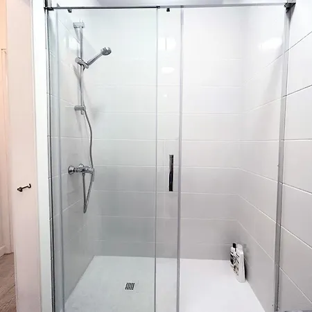 Beautiful, 2 Double Bedrooms In Cristianos, 3 Mins From The Apartment